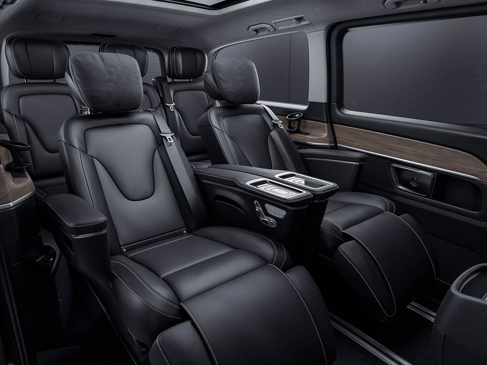 Rear cabin of the V-Class in an alternative upholstery colour
